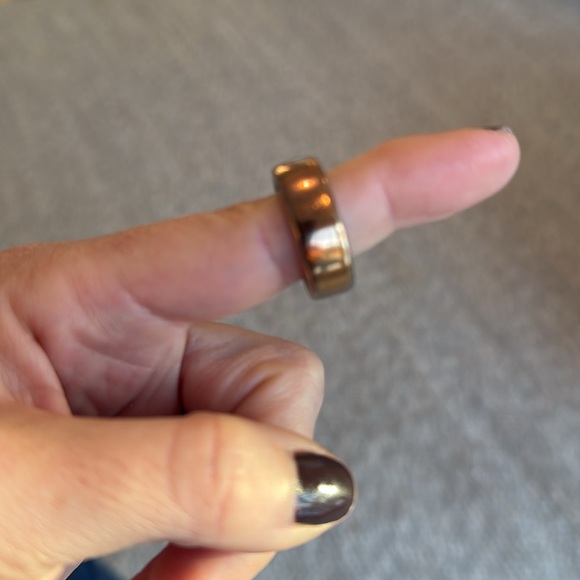 Oura ring, rose gold, size 8. No charger. - Picture 3 of 4